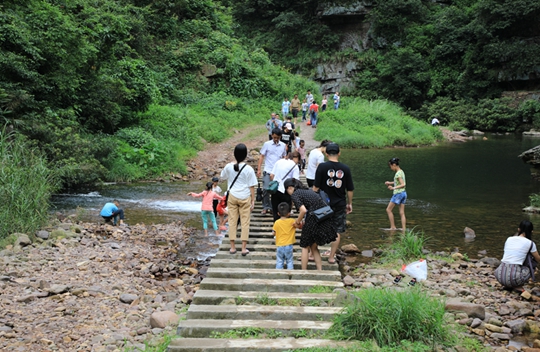 開發(fā)山水文化旅游