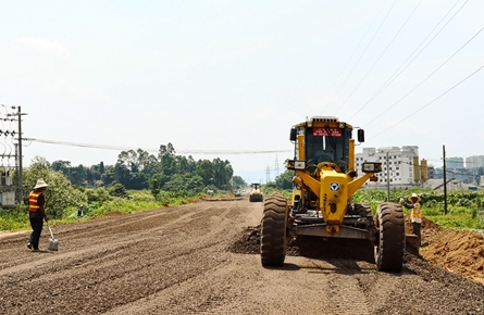 加快推進繞城公路建設