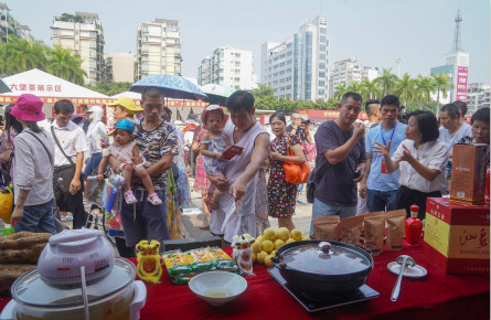 斗茶與民同樂(lè) 集市特產(chǎn)云集