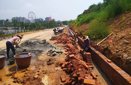 玫瑰湖公園東側(cè)道路升級改造