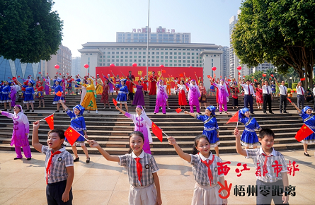 國(guó)慶假期城區(qū)節(jié)慶氛圍濃厚