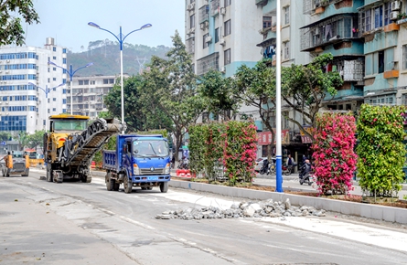 改造西環(huán)路行車道