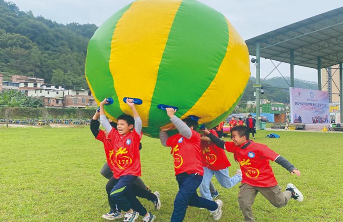 梧州市龍圩中心小學(xué)到梧州軍博園開展國防教育研學(xué)活動